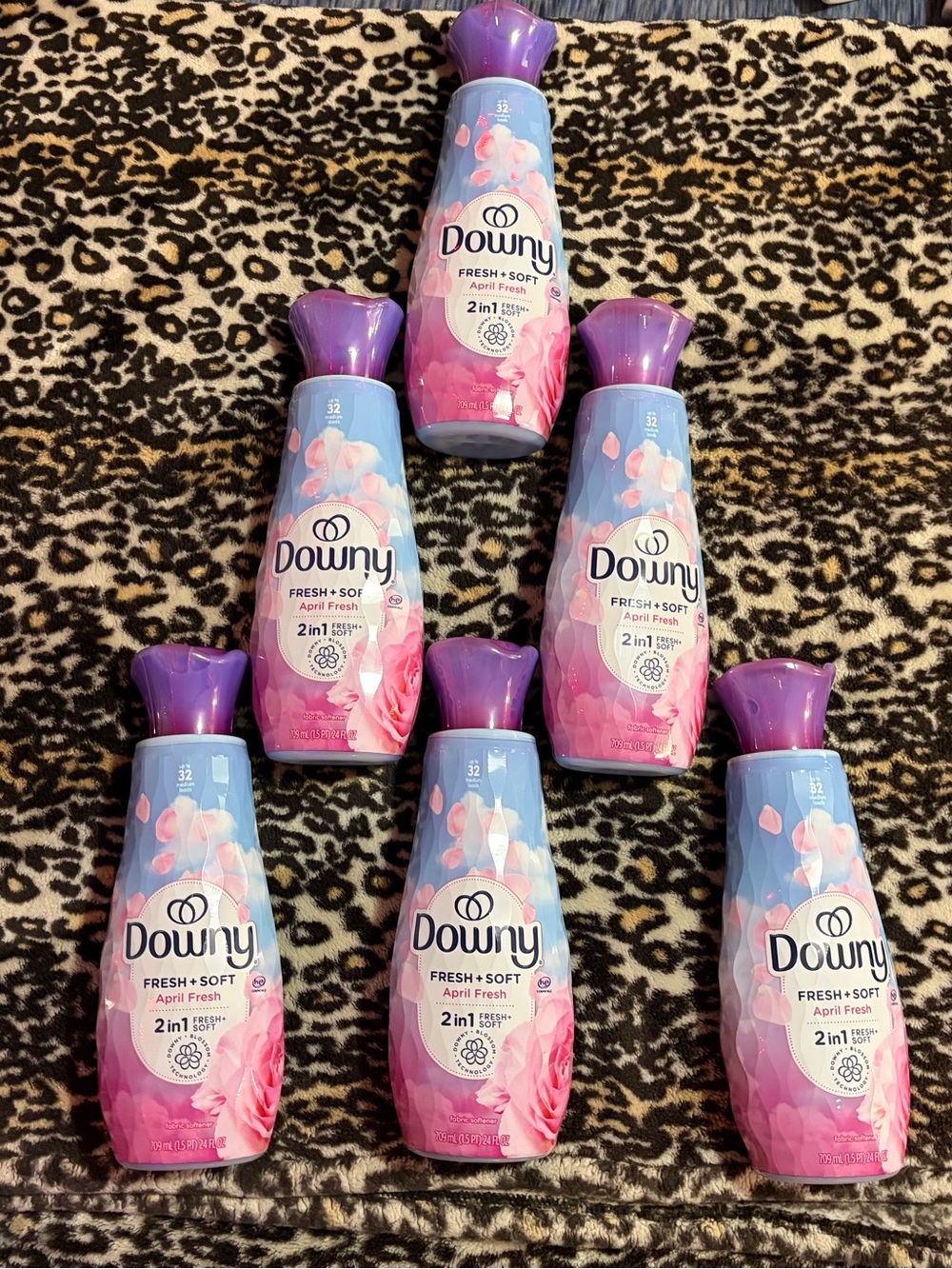 Downy Fresh + Soft April Fresh 2-in-1 In-Wash Scent Booster — Purple/Pink